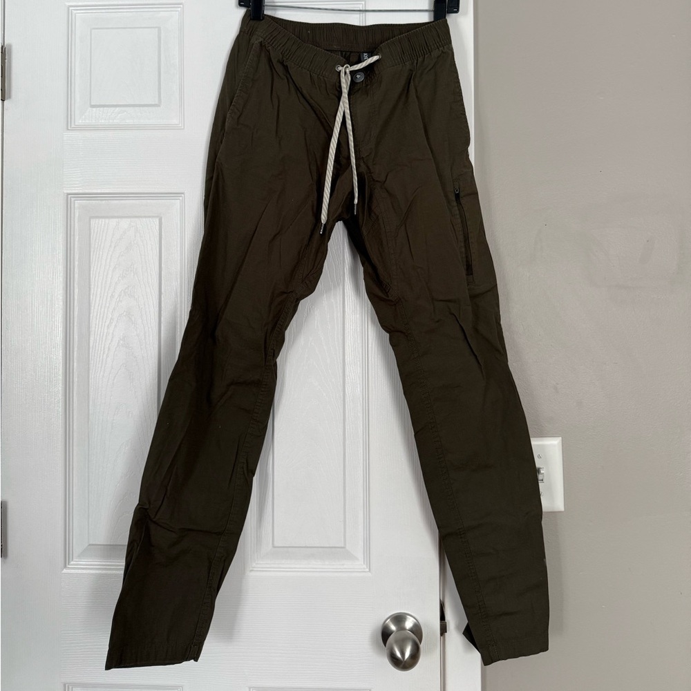 Vuori Olive Athletic Olive Cargo Jogger Pants Outdoor Hiking - Picture 1 of 9